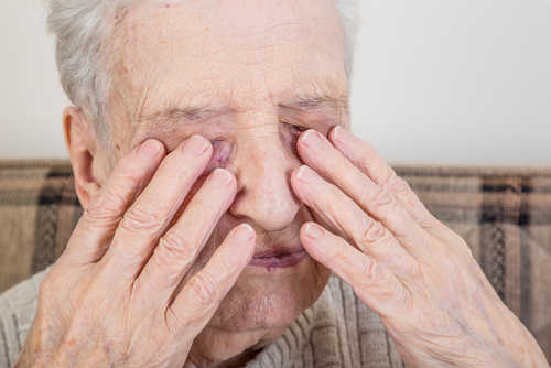 Como a degeneração macular é diagnosticada?
