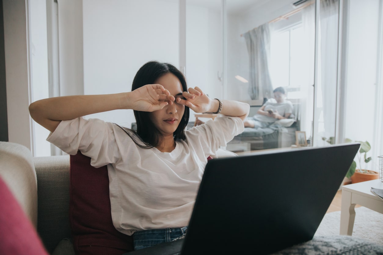 Dor nas vistas com uso do computador, como resolver?
